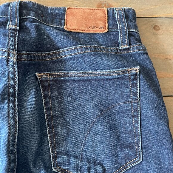 Classic Denim Blue. "Joes Jeans" Cut off bottom - Picture 7 of 7